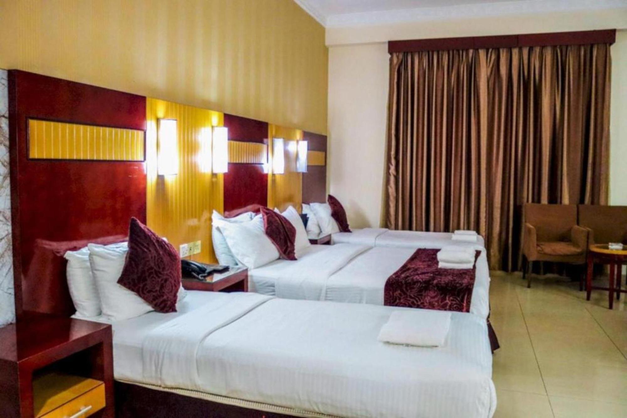 Palette Phoenix Hotel Dubai Bagian luar foto